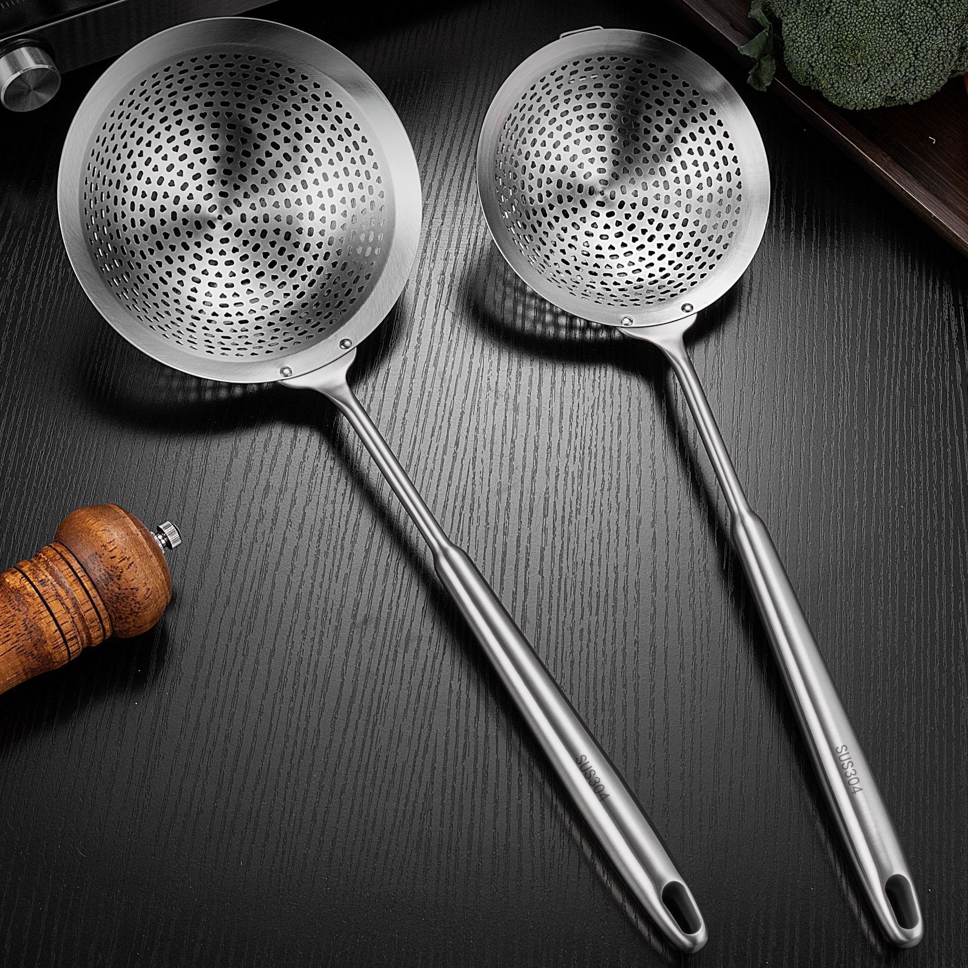 Thickened304 Stainless Steel Large Colander,Filter Spoon,Large Frying Filter,Drain Filter,Oil Scoop