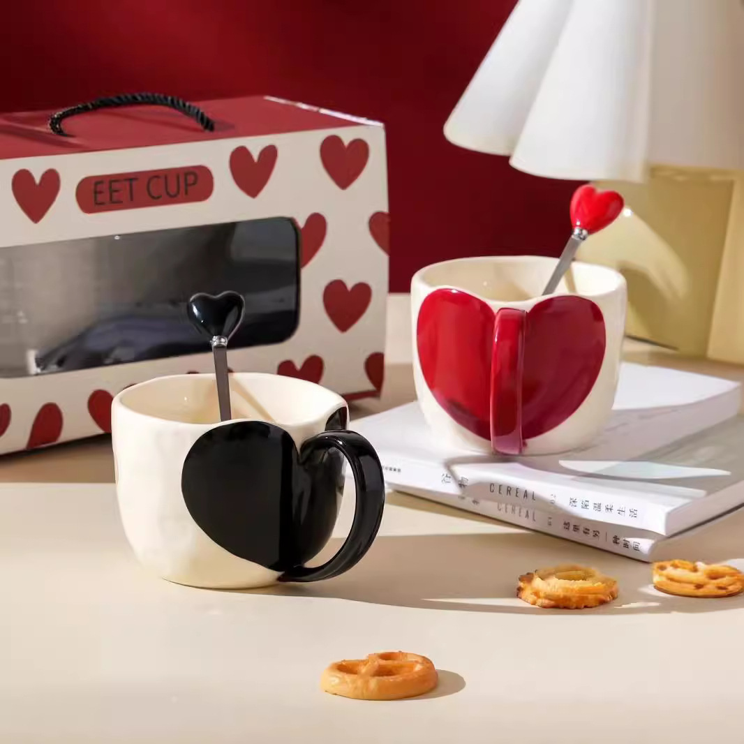 Personalidad creativa de tazas de desayuno de pareja tazas de agua de cerámica simple taza de café de alto valor de cara taza de regalo