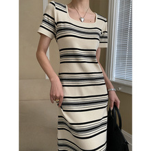 司南 经典实穿主义 法式层次感条纹低方领打底针织连衣裙 SN2819