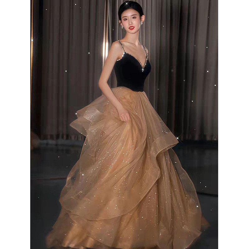 Đầm dạ hội nữ dáng ôm, cổ yếm, thiết kế pháp thanh lịch, tay không, dài chạm gót — Đen