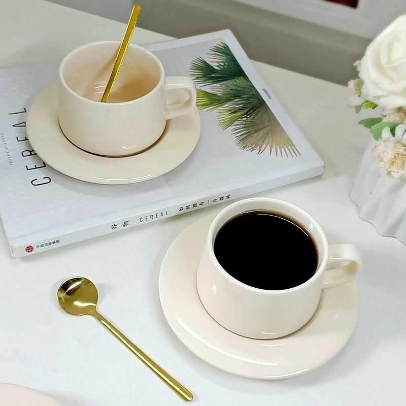 Taza de café estilo crema francesa Té de la tarde exquisito de alto valor Taza de café con leche de oficina Taza de desayuno de cerámica de alta calidad