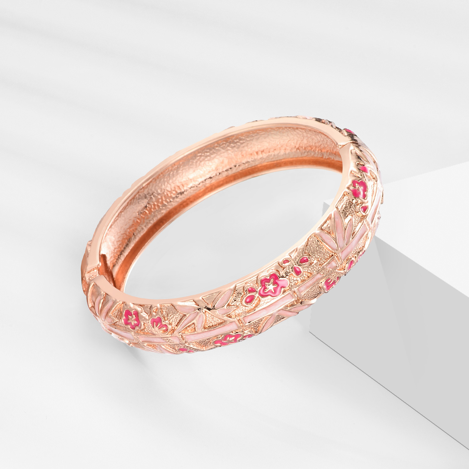 1 Piece Quantity Retro Flower Zinc Alloy Bangles Wholesale