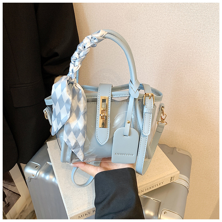 This year's popular women's handbag features a new, stylish and versatile hand-held crossbody bag with a Korean niche design and a bucket bag undefined