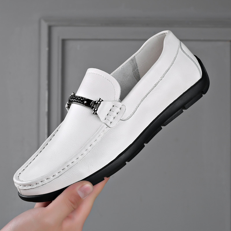 Nuevos zapatos de guisantes de piel de vaca de capa superior zapatos de cuero casuales de los hombres de conducción sin cordones zapatos de cuero genuino de los hombres europeos zapatos de papá suave