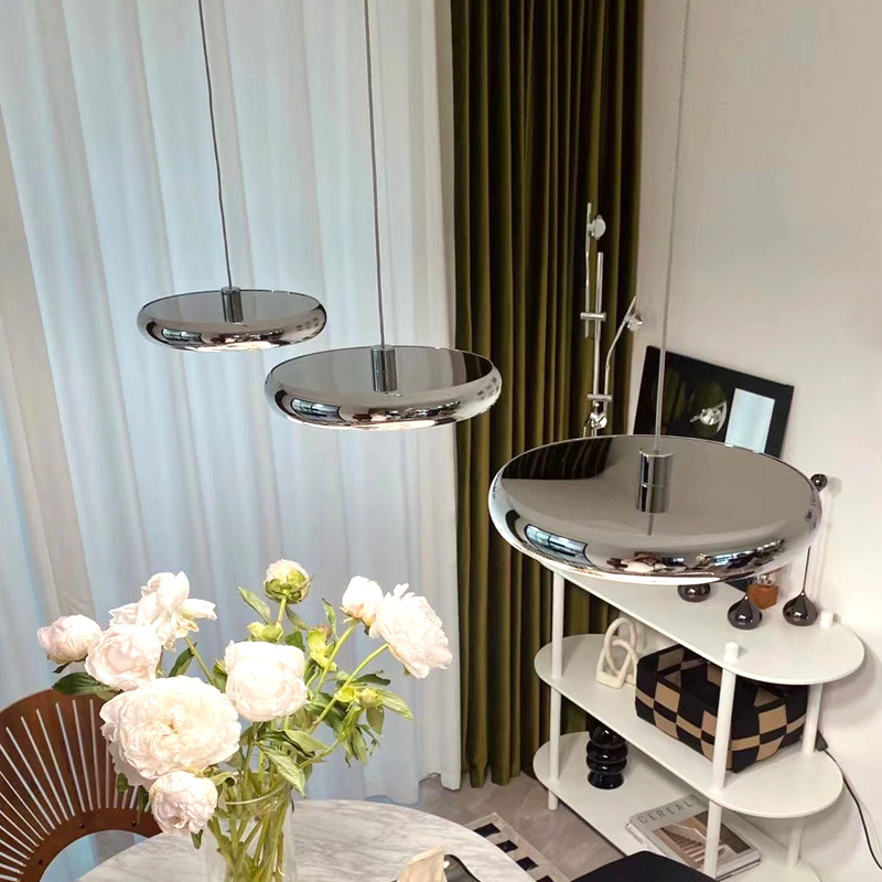 Lámpara colgante de alta gama para restaurante, lámpara colgante UFO de tres cabezas, lámpara LED minimalista moderna nórdica para restaurante, iluminación para barra de bar o isla de cocina.