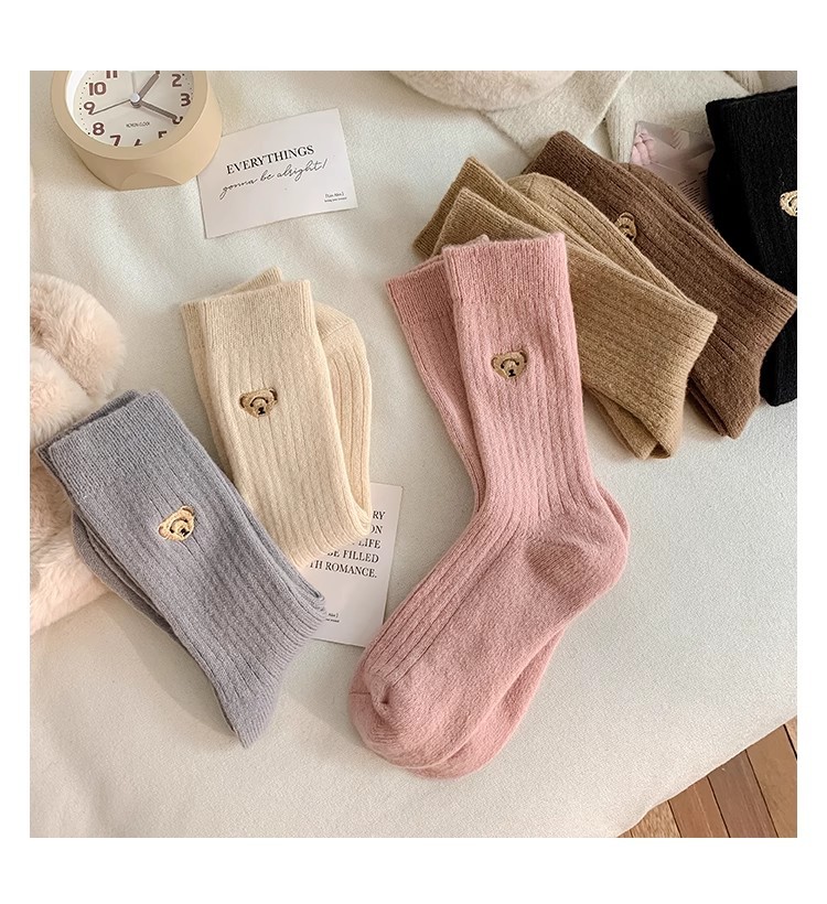 Women's Cute Japanese Style Bear Wool Crew Socks A Pair display picture 2