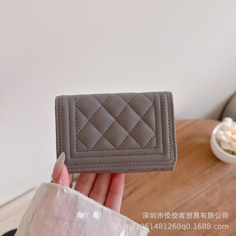菱形ステッチは、勤務証明書、銀行カード、小銭、勤務証明書、アクセスカードホルダー、レザーレディースヘッドフォンバッグ、キーミニに適しています。|undefined