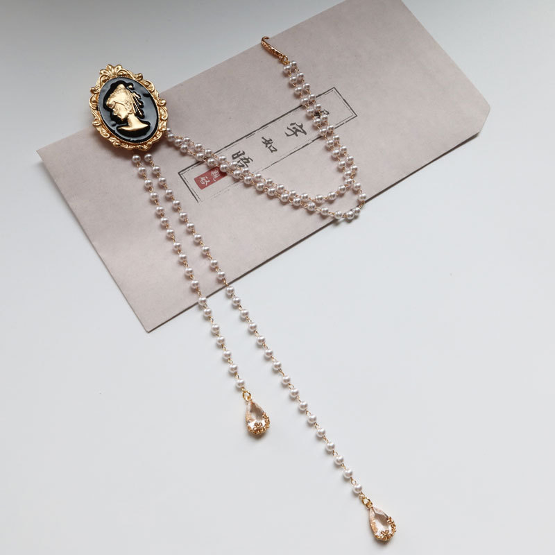 Retro cheongsam pearl
