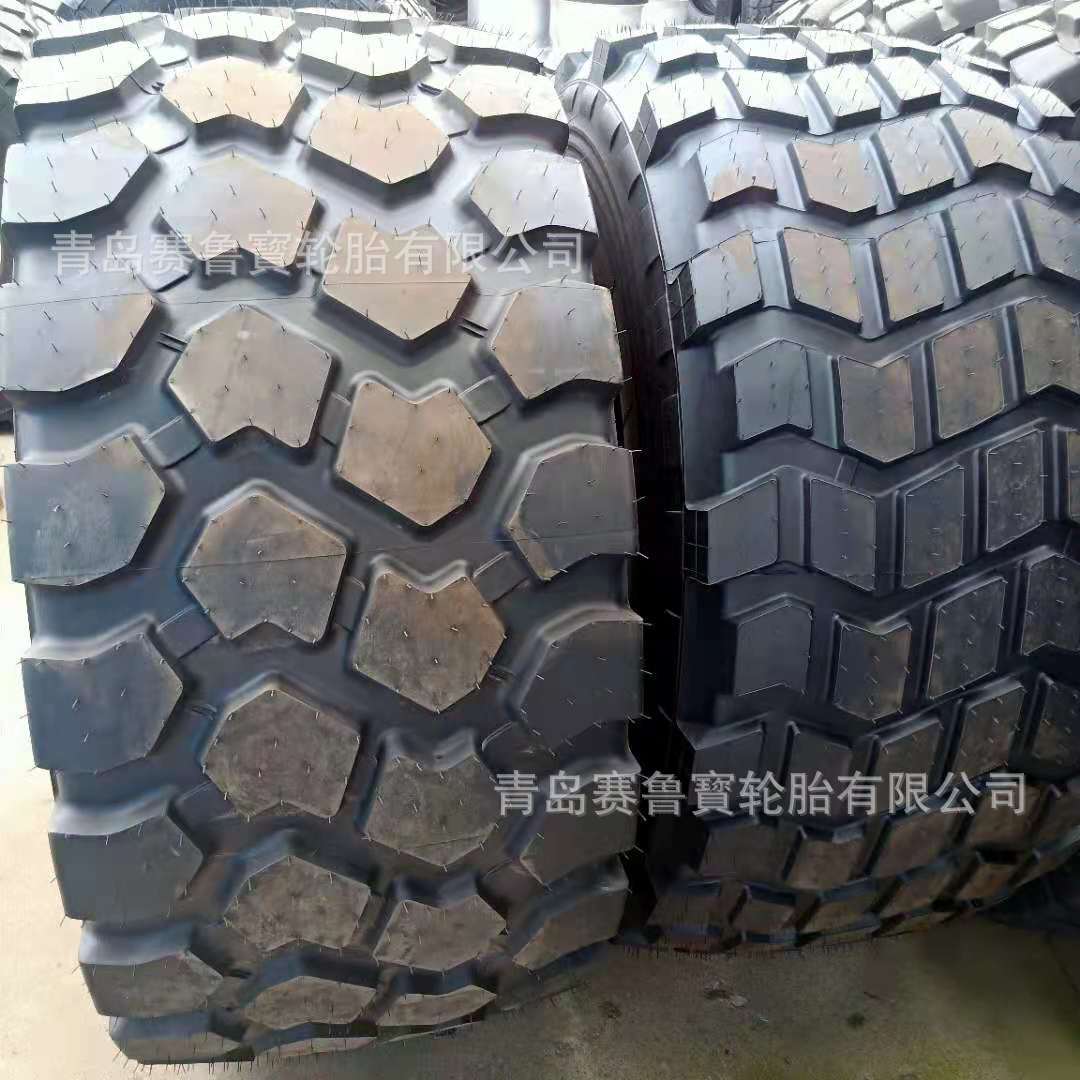 24R20.5 光面沙漠轮胎 油田车辆轮胎 宽基稳固加厚型