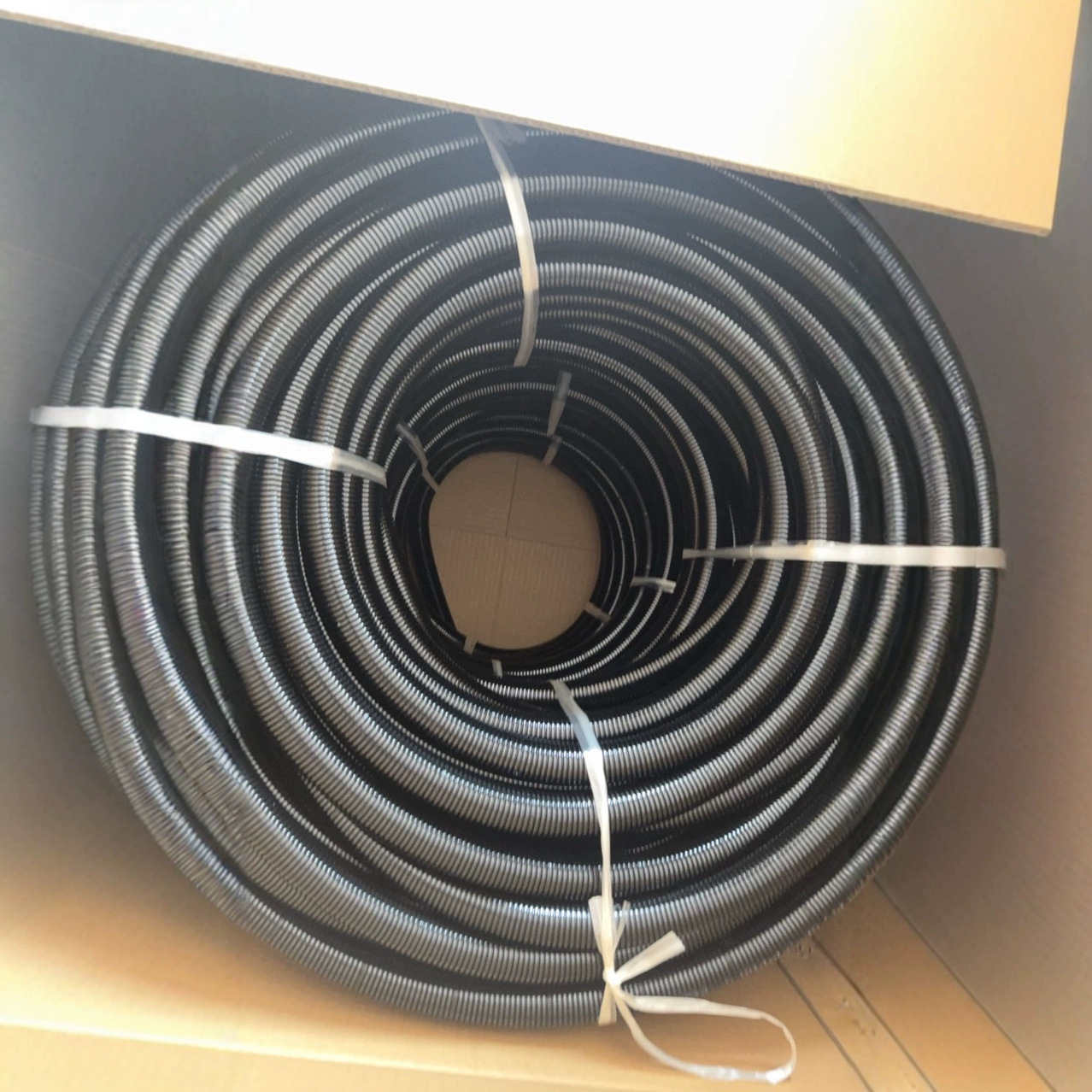 诗兰姆双壁波纹管 PA6  125℃ V0耐热 1206681新能源  工程机械