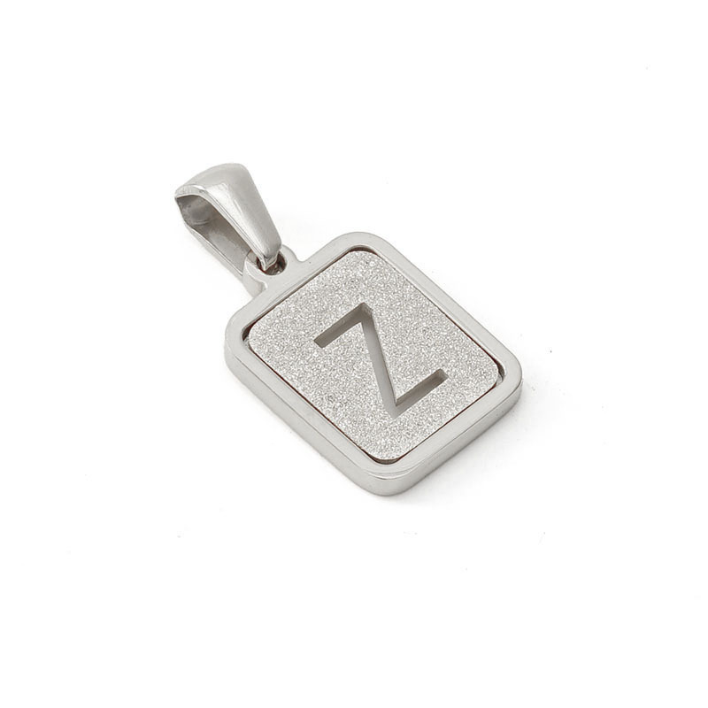 Nueva moda de acero inoxidable letra inglesa colgante de fábrica al por mayor carta prensada en arena titanio acero 18K Commuter todo partido