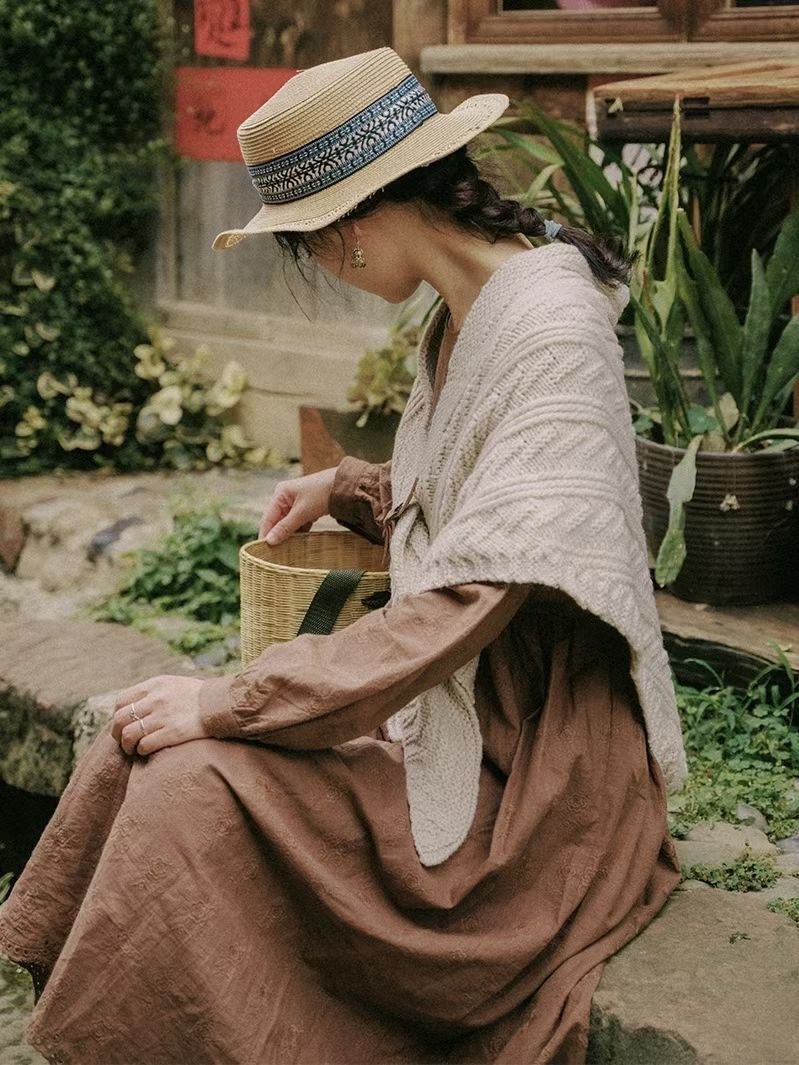 Women's Elegant Solid Color Knit Scarf display picture 3