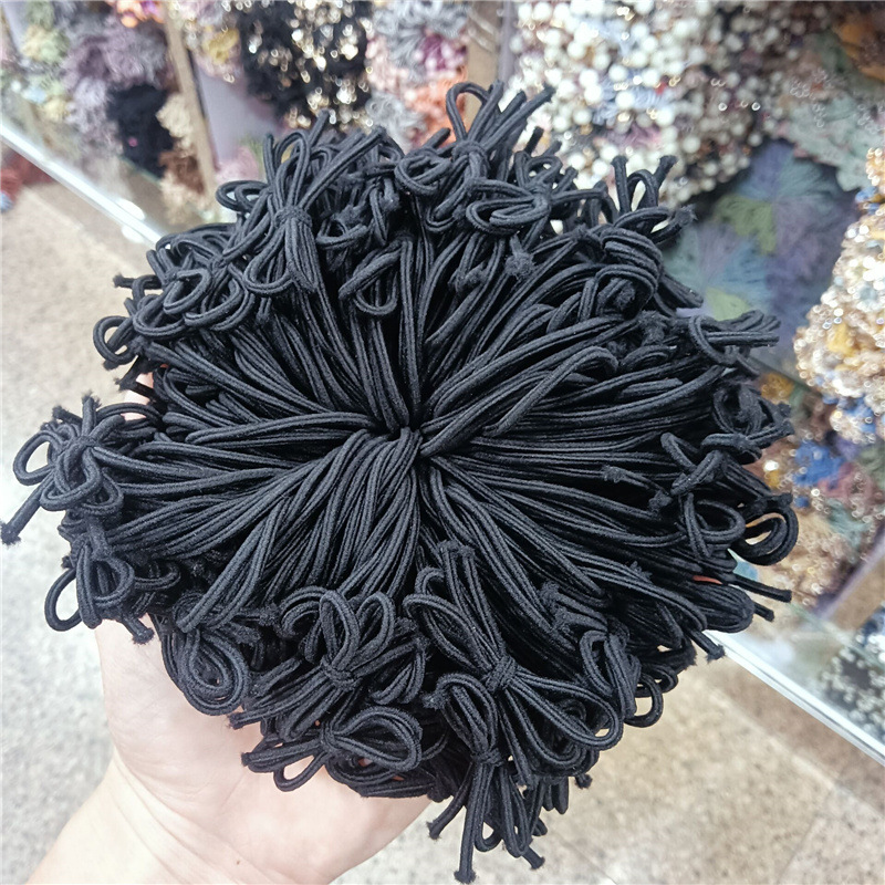 검은 작은 네 모서리