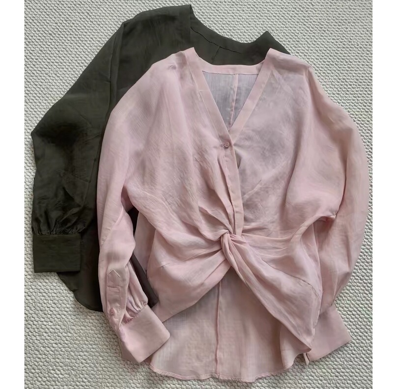 No D Recommended! Low-Saturation Pink V-Neck Twist Design Ramie Shirt for Women, Spring and Summer Relaxed and Lazy Style Top