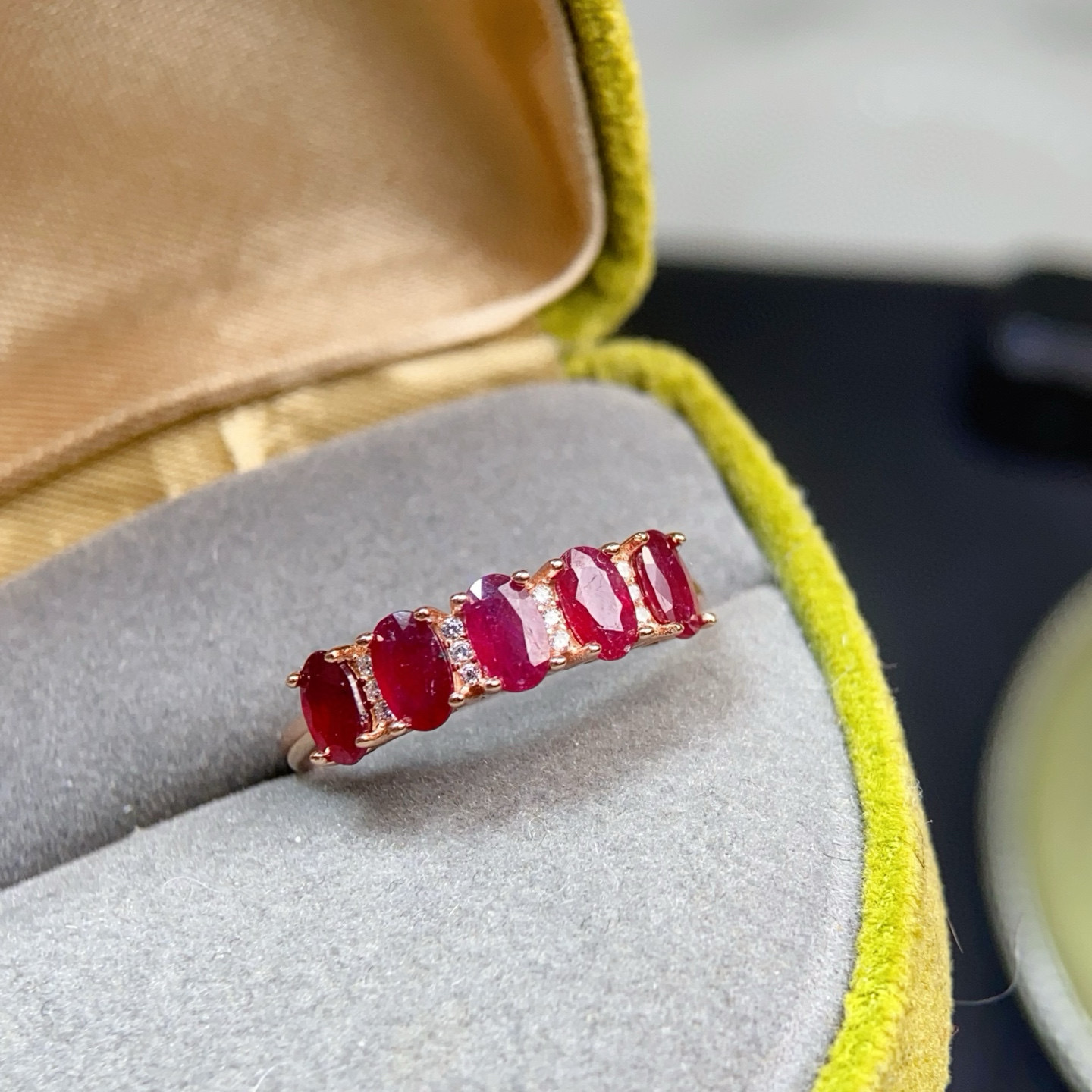 天然鸽血红红宝石戒指颜色好粒粒精品S925银精工镶嵌主石3*5mm