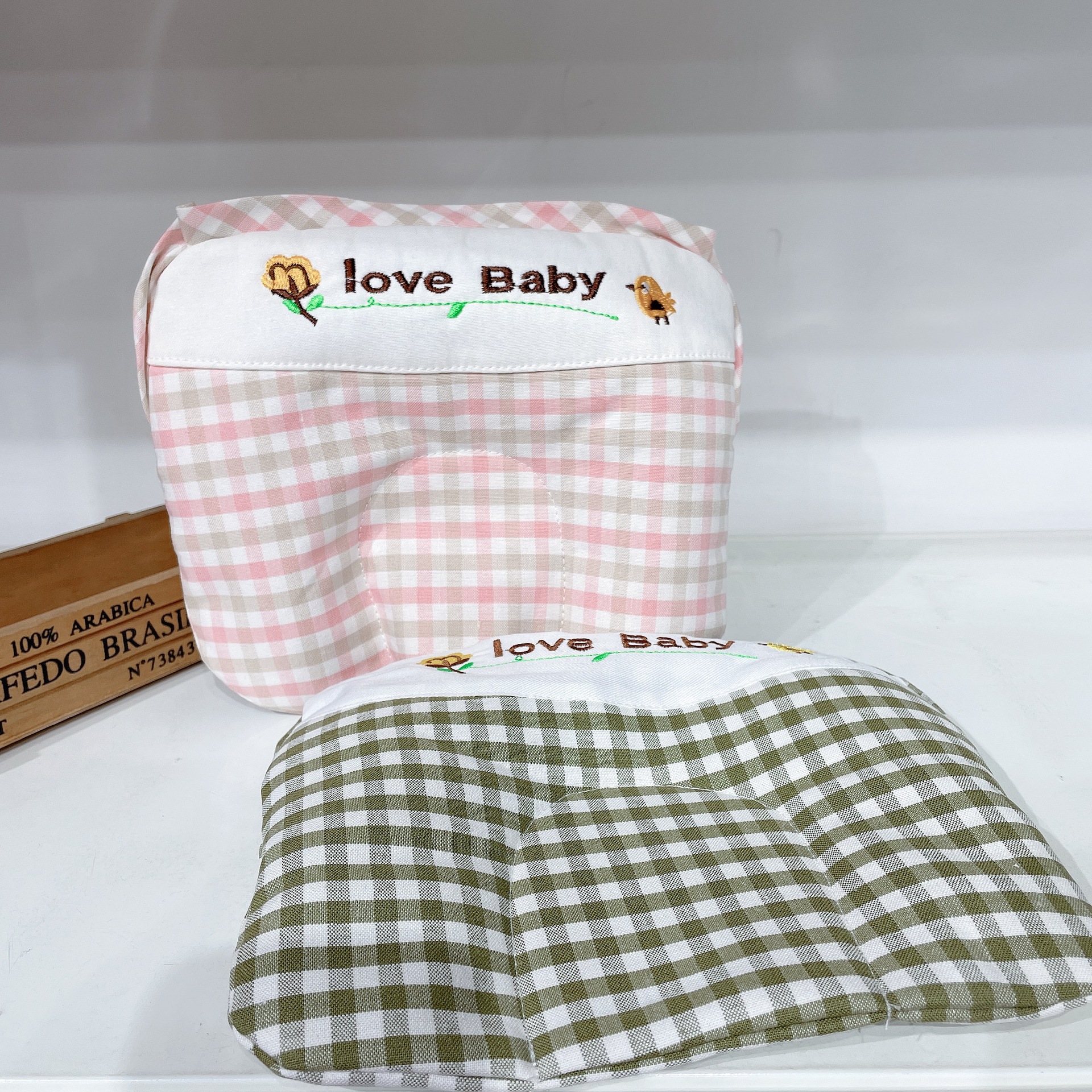 婴幼儿小号记忆枕宝宝夏季格子苎麻枕头U型枕头防偏头枕头|ru