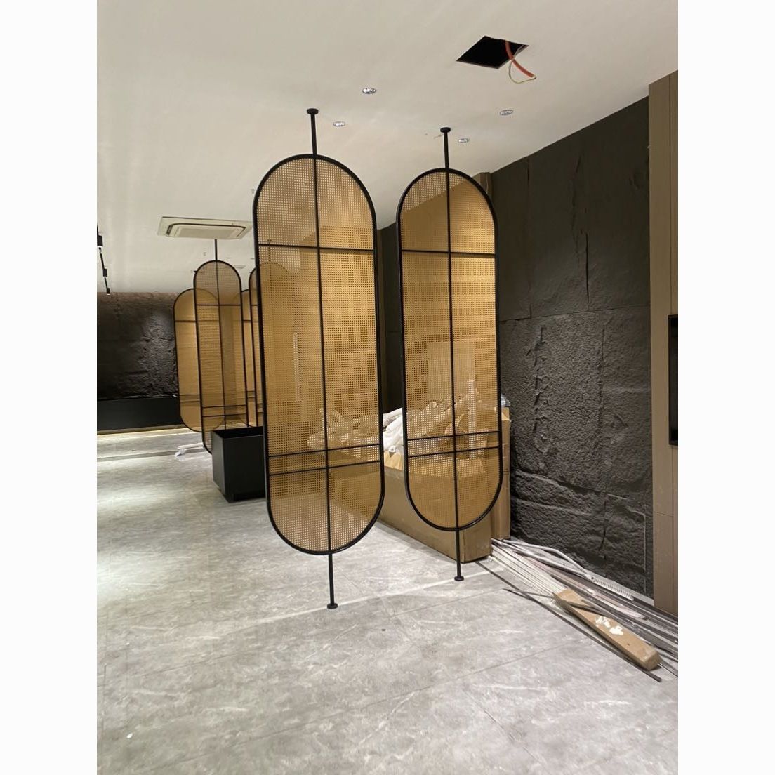 New Central Rotating Rattan Screen Metal Partition Floor-Standing Simple Screen Hotel Restaurant Office Background Wall