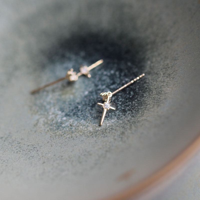 Title 4, Pendientes y aretes sencillos y personalizados ...