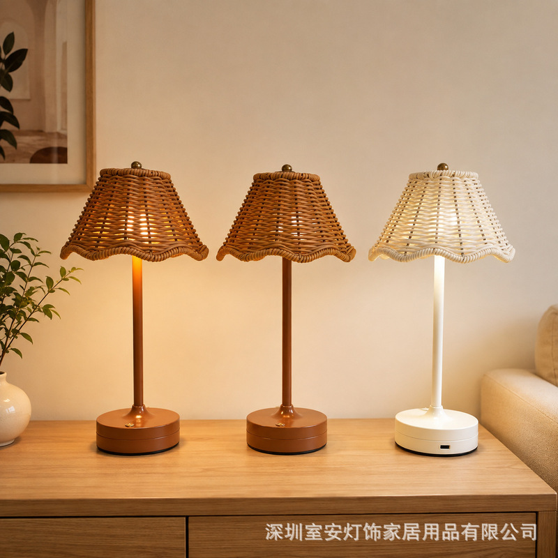 Cross-border vintage rattan rechargeable table lamp, outdoor decorative light, suitable for homestays, restaurants, bars, ambiance lighting, USB night light, ins style