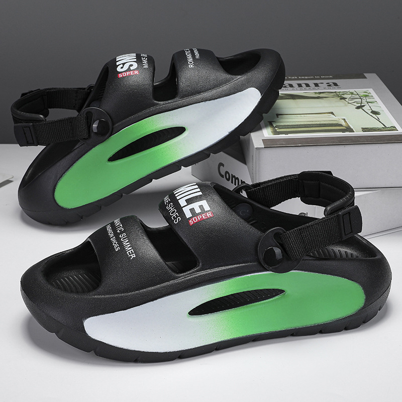 Sandalias y pantuflas para hombres y mujeres 2025 verano nuevo estilo antideslizante desgaste exterior conducción transfronteriza adolescentes zapatos de playa sandals