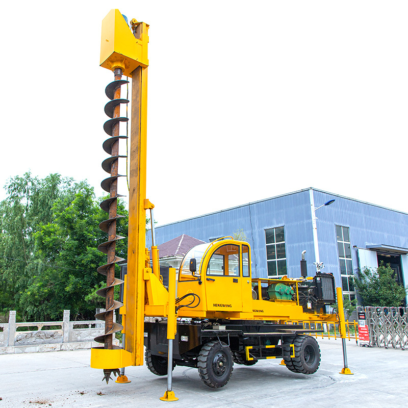 轮式光伏发电厂用螺旋打桩机 6米行程小型公路地基螺旋光伏打桩机