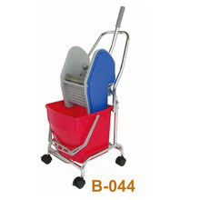 ���l����B-044��ʽ��Ͱեˮ܇�ϰ�˦ˮͰ�ذ��坍Ͱ18L�Dˮ܇