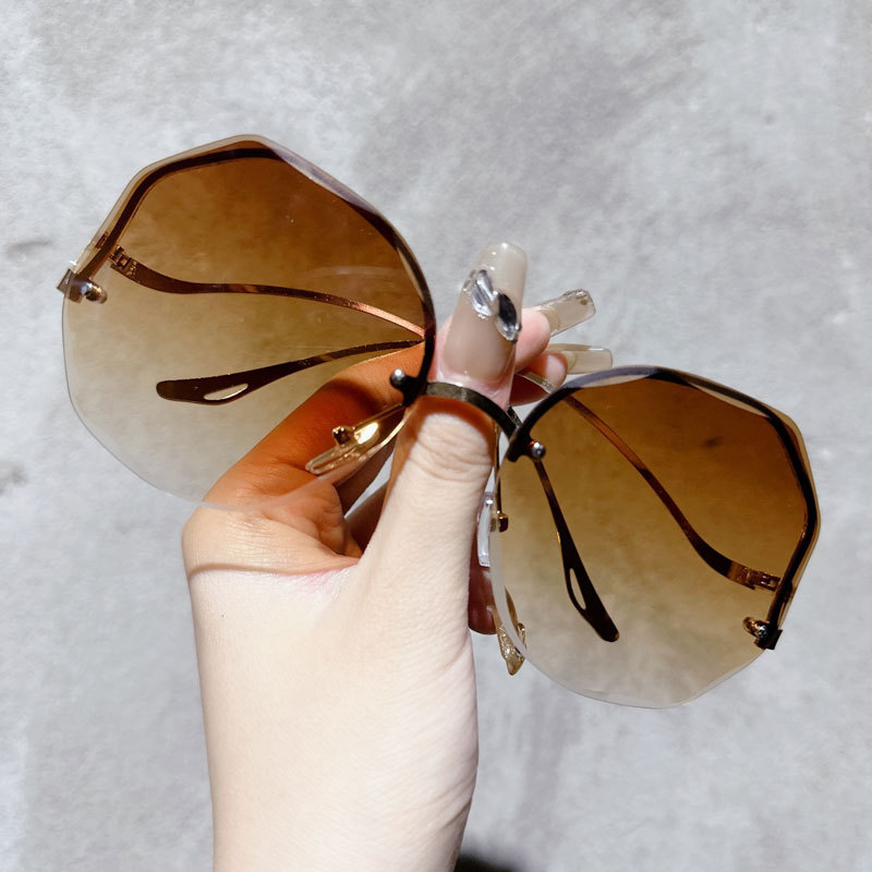 Sunglasses for women High fashion half frame plain face sunglasses Outdoor sunscreen UV protection large frame powder blusher sunglasses_voghion.com