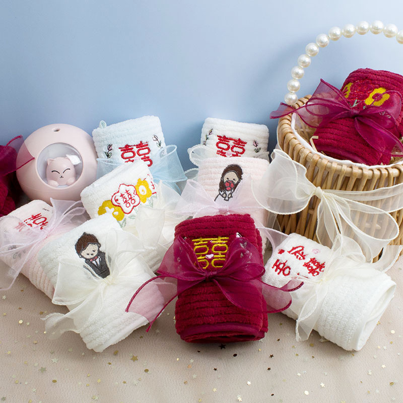 New wedding square towel towel with hand gift wedding wedding shop wedding candy supplies June 1 children's day gift items wholesale
