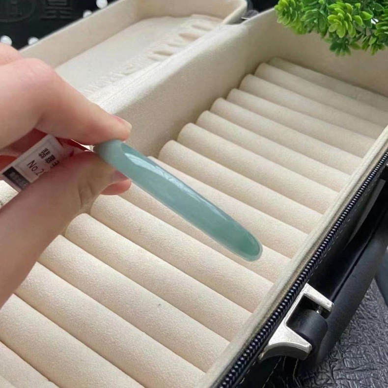 Vòng tay ngọc bích tự nhiên Miến Điện A màu xanh nhạt dáng tròn đẹp chi tiết 5