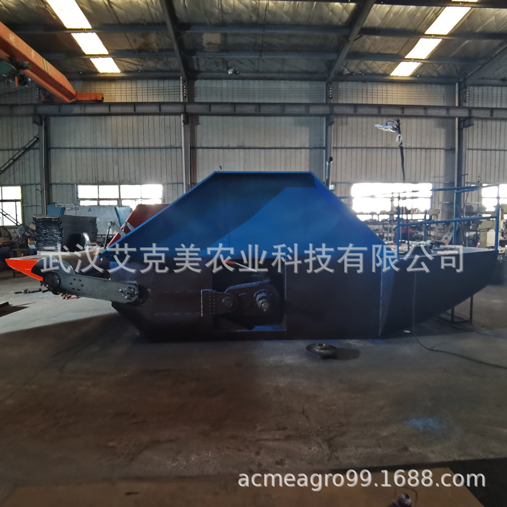 95匹滩涂机耕船01