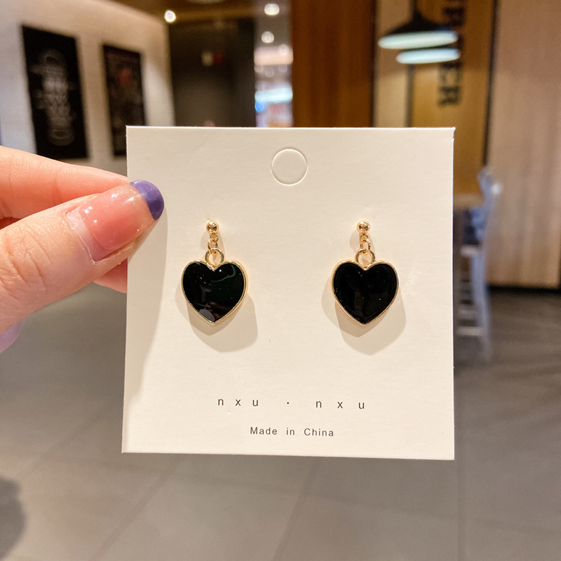 Pendientes de perlas, pendientes de estilo caliente, lujo ligero, pendientes simples de celebridades de Internet, accesorios de Yiwu, venta al por mayor