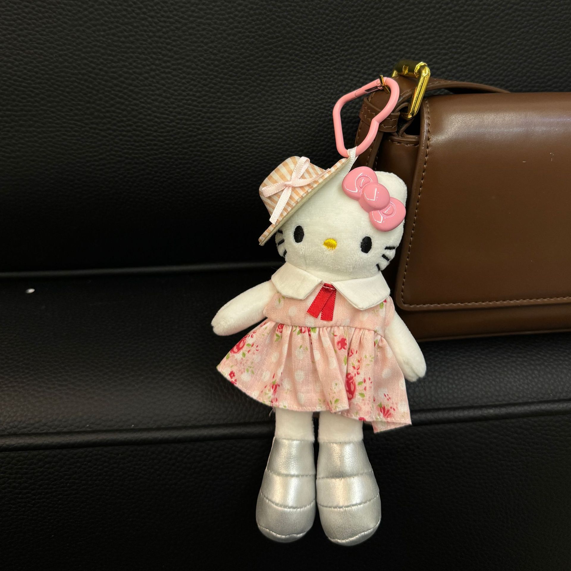 新品可爱いロングレギンスキティぬいぐるみスカートきせかえ人形ドレスins风人形饰りリュックサックキーホルダー