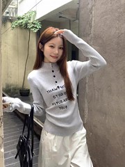 韩系灰色半高领针织内搭打底衫女春秋新款字母设计感翻领秋冬上衣