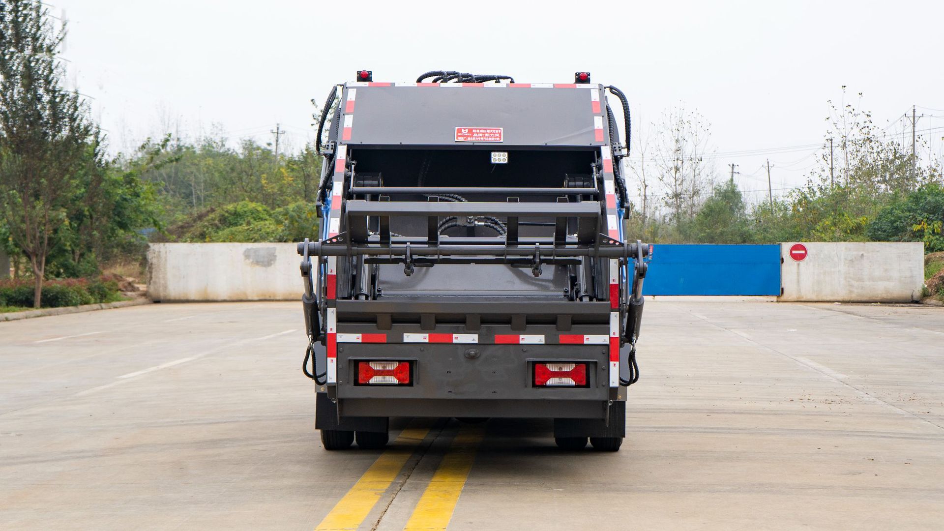 Saic Light Truck New Energy Compression Garbage Truck 7 Cubic Meters Municipal Street New Energy Electric Cleaning Garbage Truck