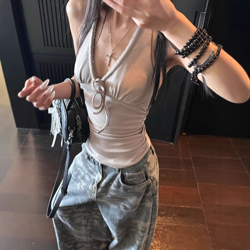 Hot Girl Style Lace-Up Halterneck Vest Suspender Women's Summer 2025 New Waist Slimming Look Short Simple Elegant Top Hot Girl Style Lace-Up Halterneck Vest Suspender Women's Summer 2025 New Waist Slimming Look Short Simple Elegant Top