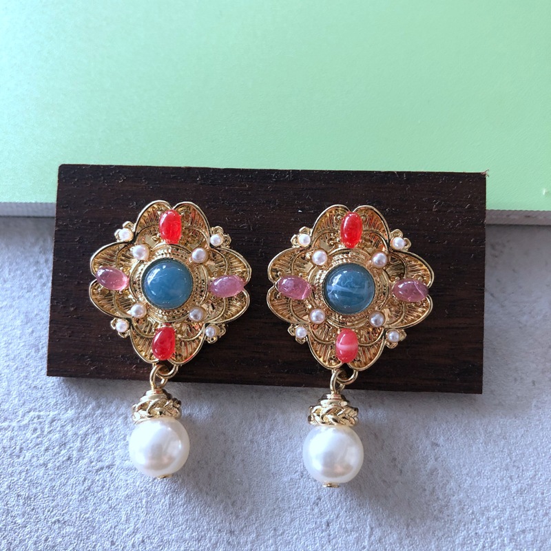 Nihaojewelry Jewelry Wholesale Contrast Color Resin Drip Glaze Geometric Stud Earrings display picture 21