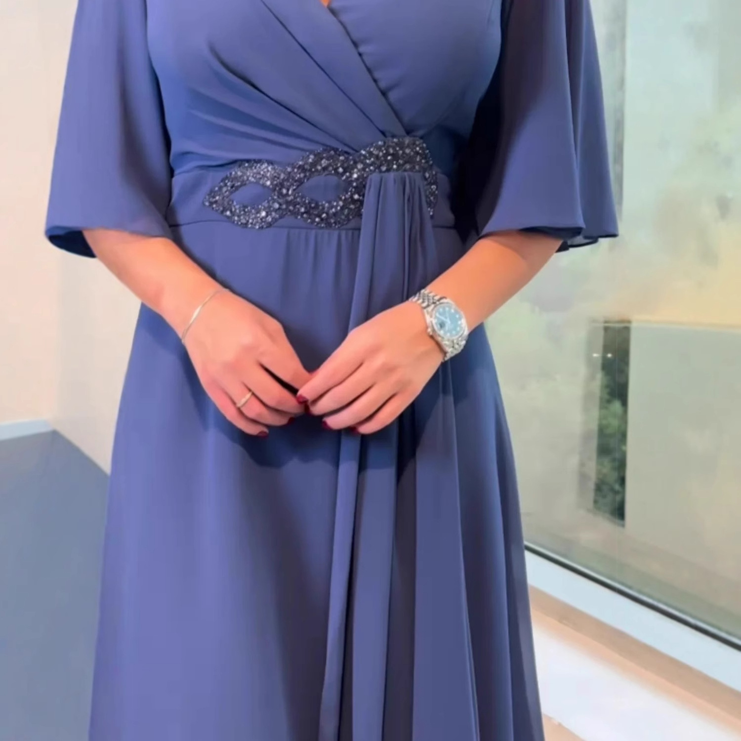Women's V Neck Pleated Long Dress Solid Color Fashionable Design_ecoleips.com