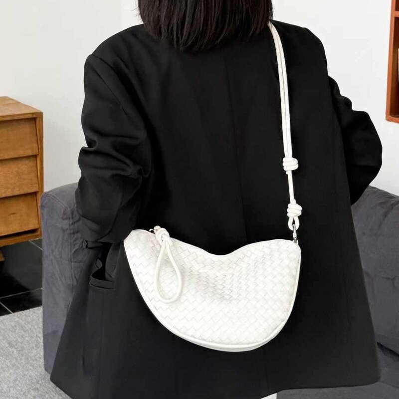 Internet Big Explosions Genuine Leather Women's Bag Fashion Croissant Sheepskin Handmade Woven Shoulder Bag Trendy Small Crowdbag Internet Big Explosions Genuine Leather Women's Bag Fashion Croissant Sheepskin Handmade Woven Shoulder Bag Trendy Small Crowdbag