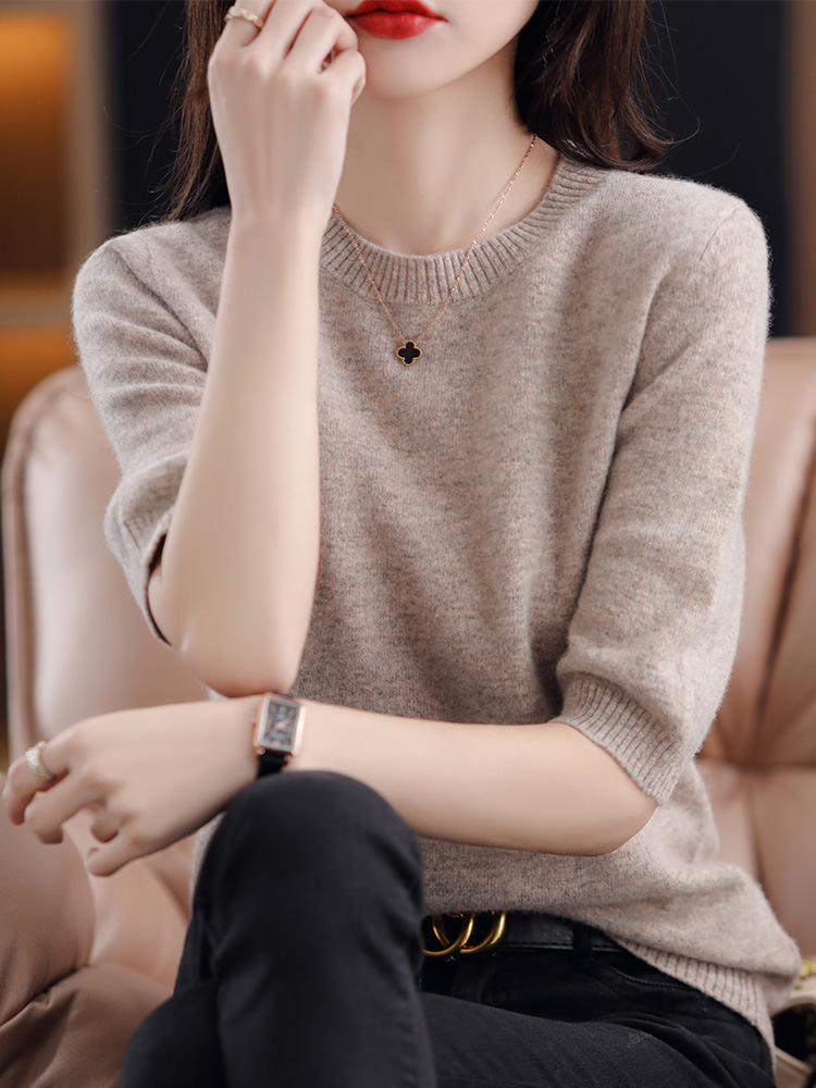 Thin knitted short solid color fashionable sweater with a round…