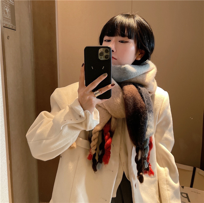 Korean Ins2023 new winter geometric color gradient mohair fringe scarf for women's shawl with two necklaces_voghion.com