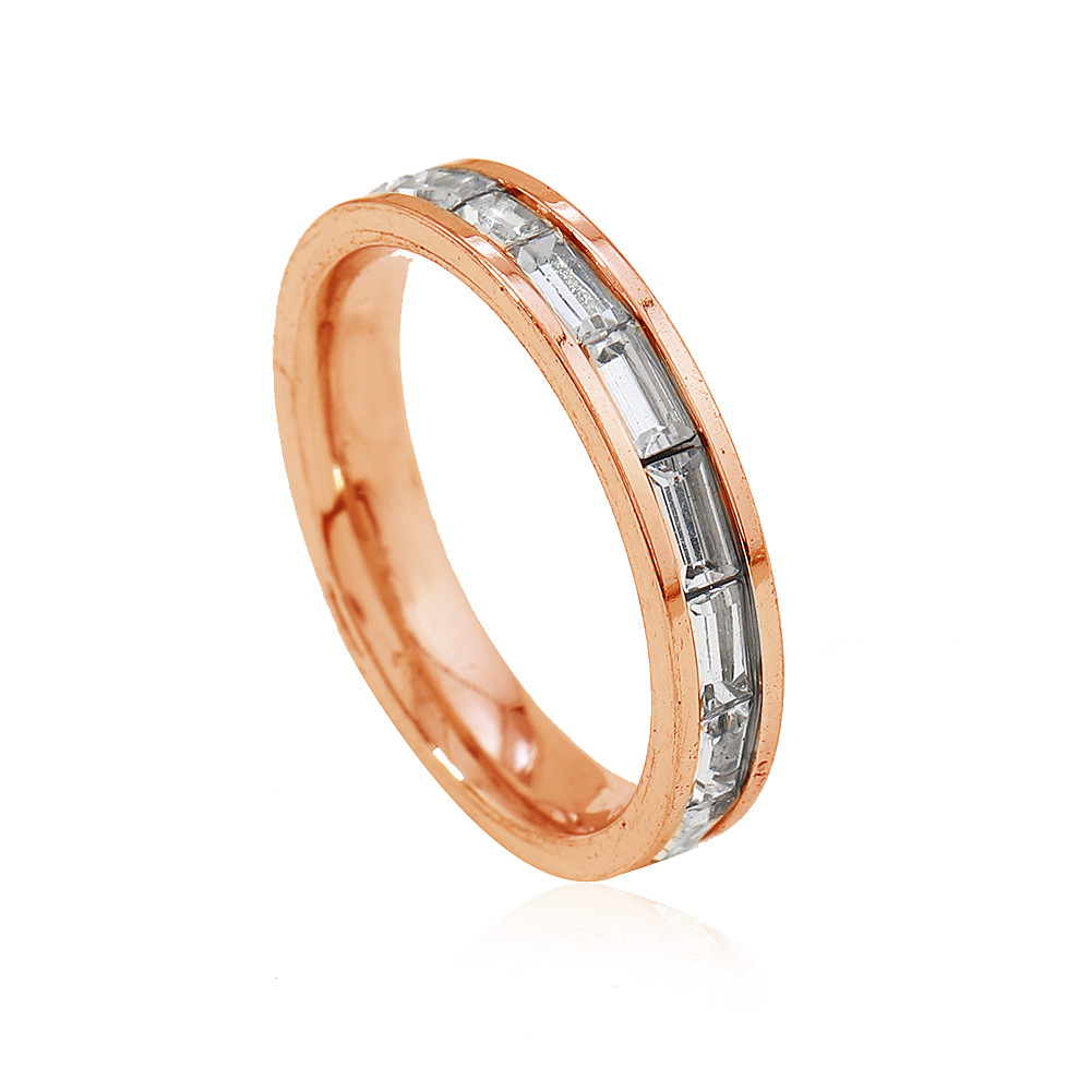 Moda transfronteriza gypsophila luz lujo sentido de diseño rectángulo circón con incrustaciones de diamantes pareja anillo de acero de titanio joyería de acero inoxidable