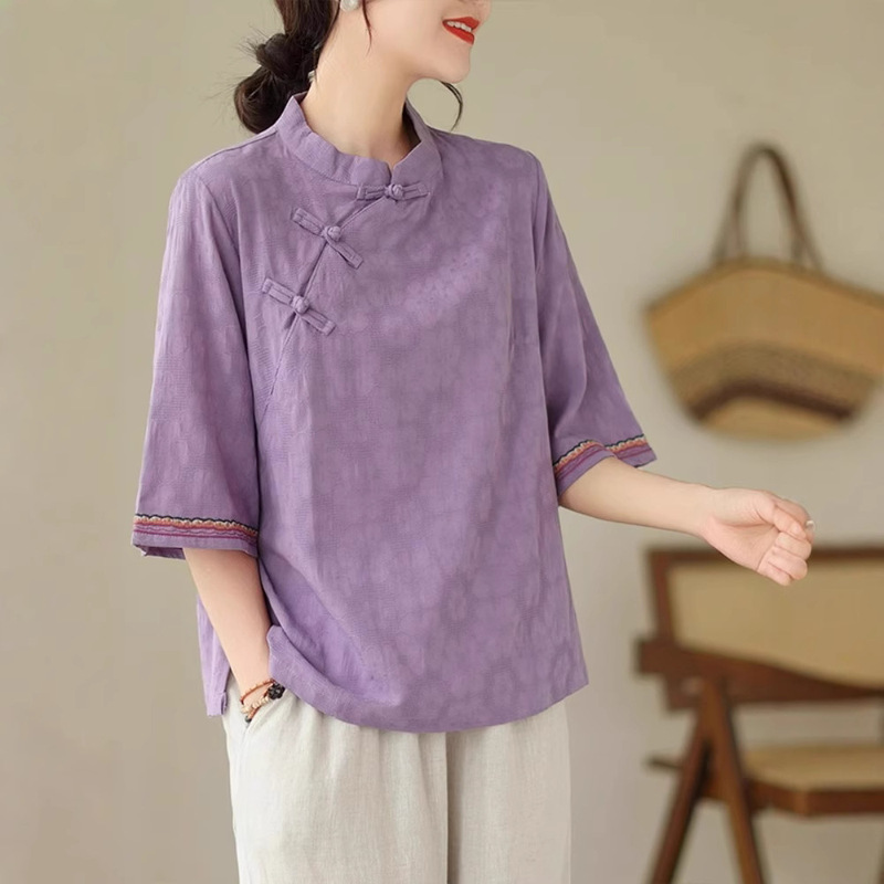Middle-aged and elderly ethnic style slant lapel button embroidered shirt mother loose stand collar cotton middle sleeve jacquard literary vintage Middle-aged and elderly ethnic style slant lapel button embroidered shirt mother loose stand collar cotton middle sleeve jacquard literary vintage