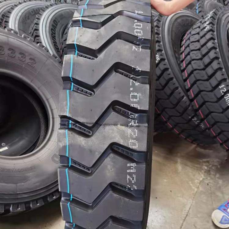 1100r20汽车轮胎短途自卸车货车轮胎矿山花纹大载防刺扎1100R20