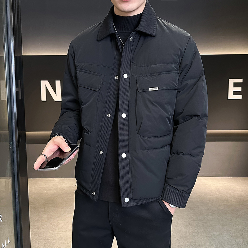 24 invierno nuevo estilo joven estilo comerciante coreano con capucha cálida casual color de contraste chaqueta de plumón de pato blanco para hombres