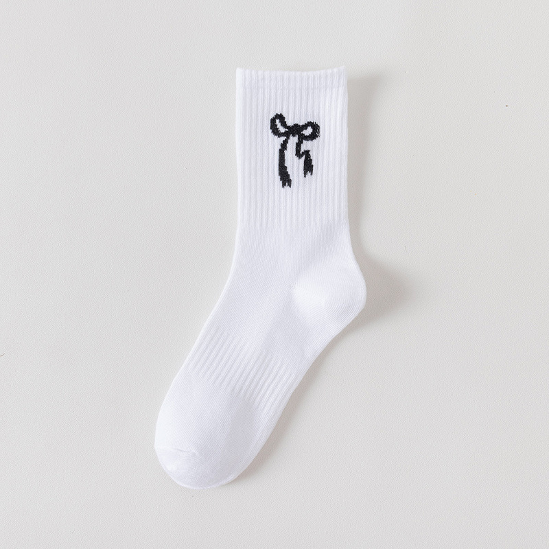 Calcetines de Otoño e Invierno para mujer calcetines de media pantorrilla calcetines de pila de color sólido japonés para mujer Calcetines deportivos con cordón de marea medias en blanco y negro