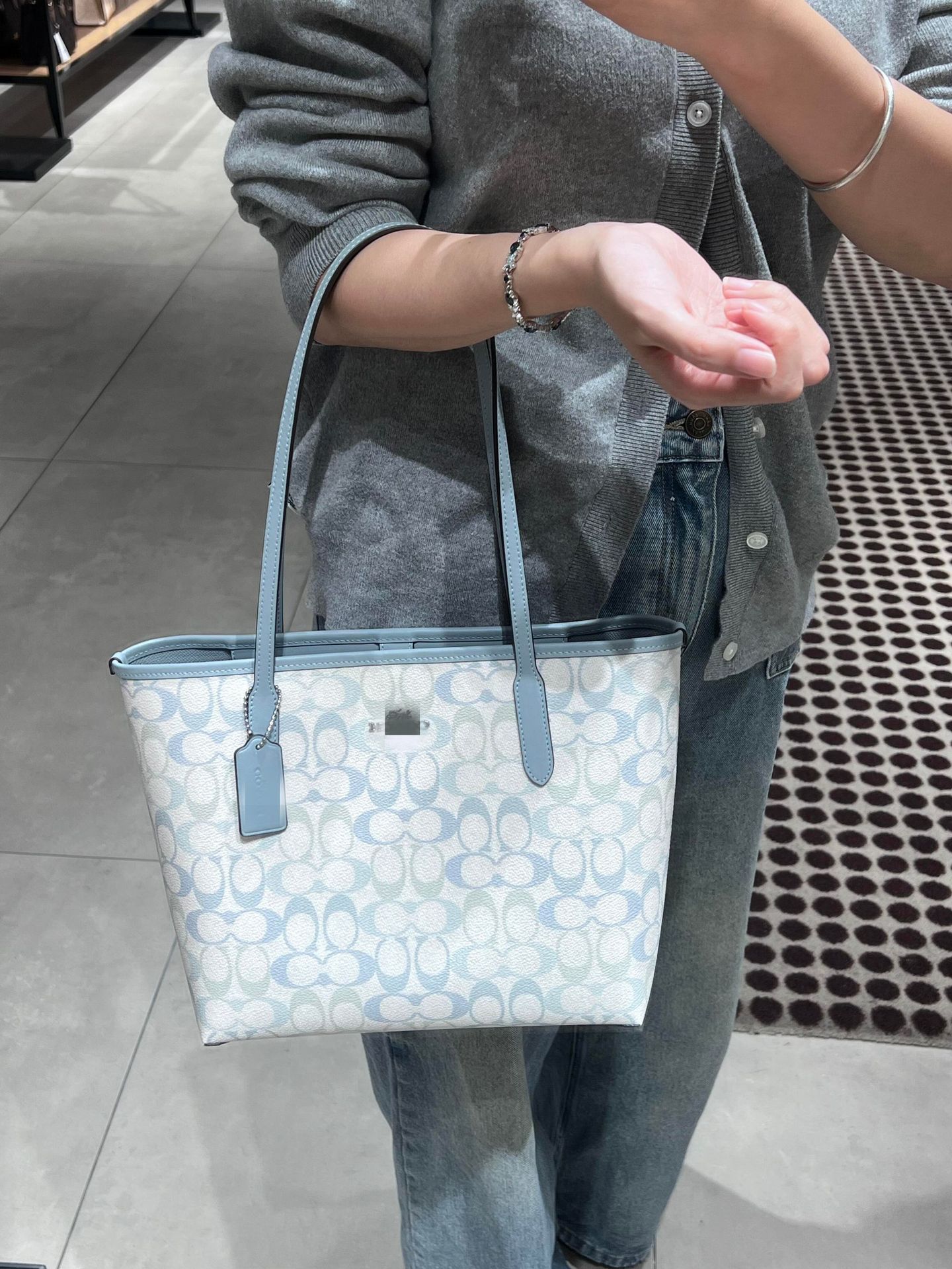 Qadın üçün klassik monogram çiyin çantası və tote modeli