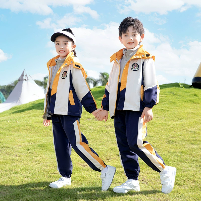 2023 осенне-зимний детский сад Садовая одежда новые мальчики и девочки заряжают одежду на флисовой подкладке из трех частей Начальная школьная форма костюм
