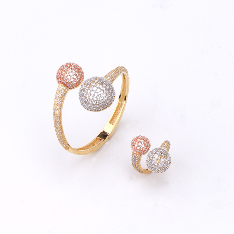 geometric bracelet with zircon