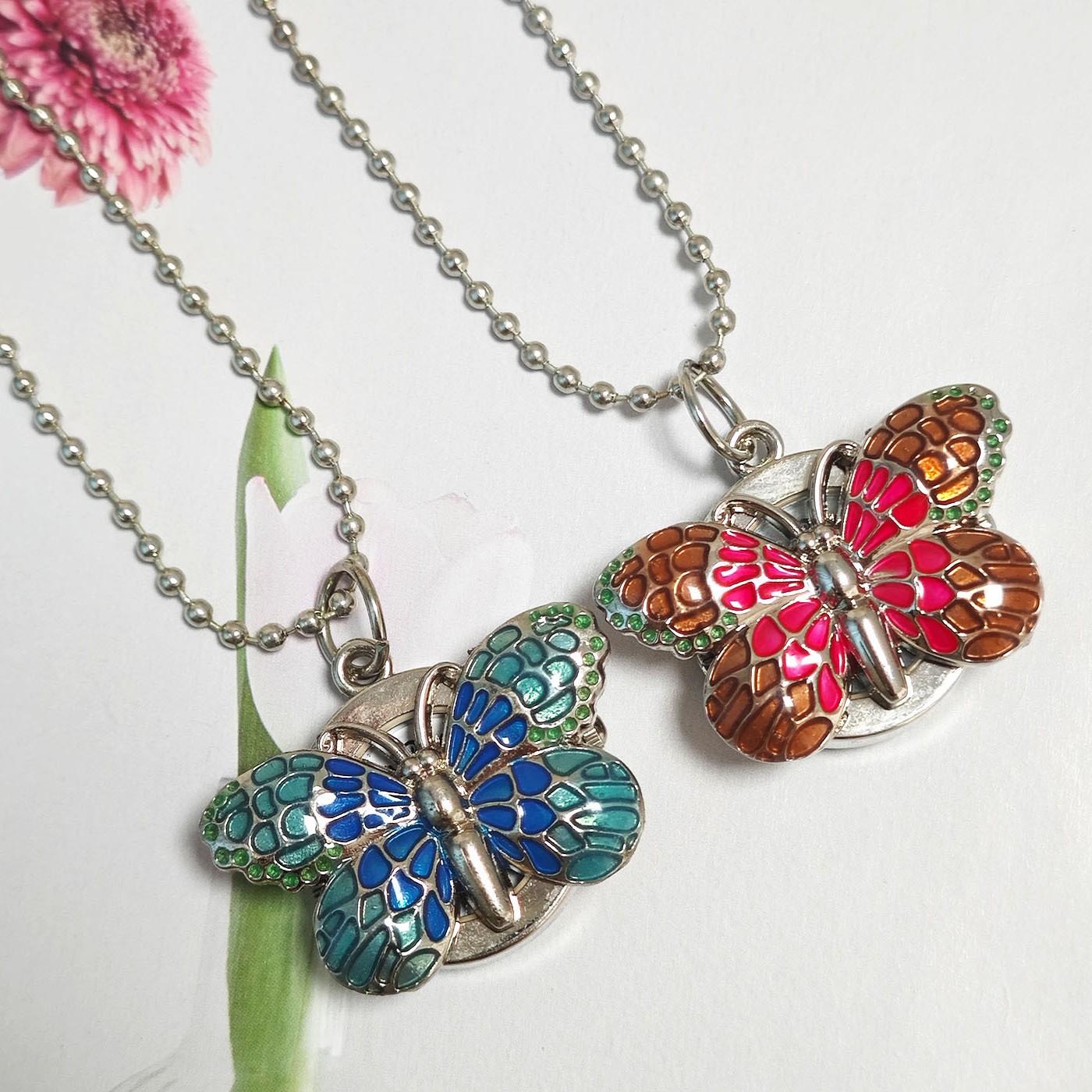 Wholesale Simple and Stylish Butterfly Pendant Watch Children's Necklace Pocket Watch Student Cartoon Learning Keychain Quartz Watch