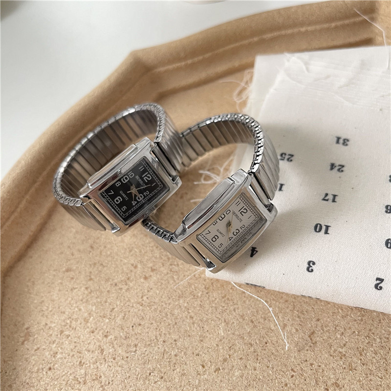 Daily Occasion Quartz Movement Solid Color Pattern Vintage Style Solid Color Quartz Women's Watches